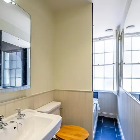 31 Bishopill Senior Apartment