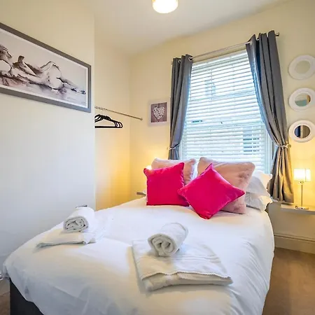 Apartment 31 Bishopill Senior
